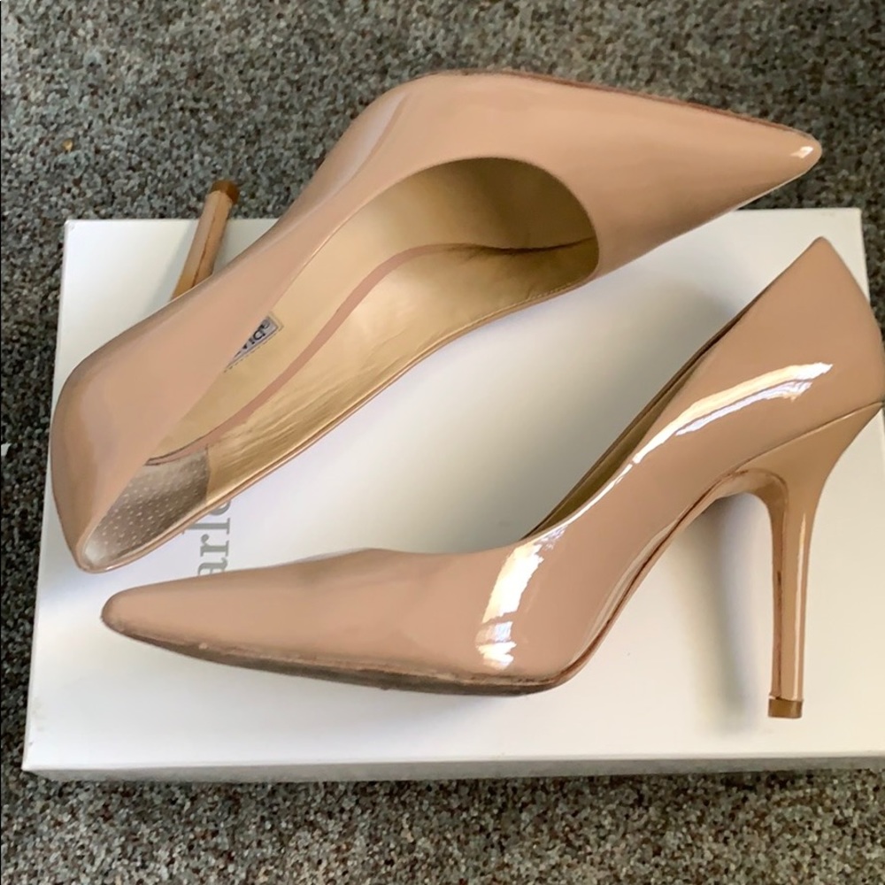 🔥CHARLES DAVID ROSE PATENT SWAY PUMPS🔥 - Picture 6 of 7